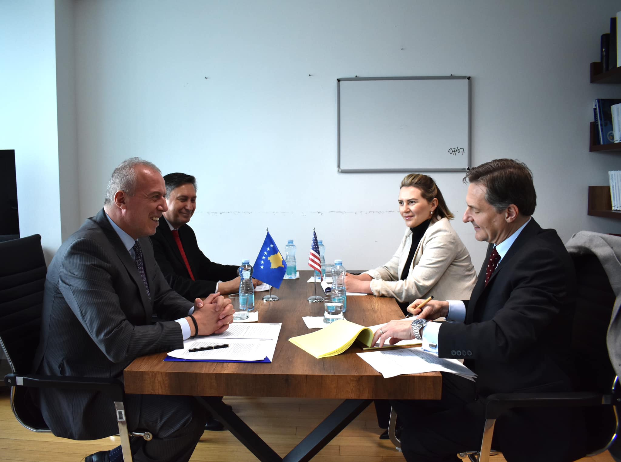 Zëvendësministri Qorrolli priti në takim Këshilltarin e Lartë për çështje të Drejtësisë në kuadër të Departamentit Amerikan të Shtetit z. Michael Wasco