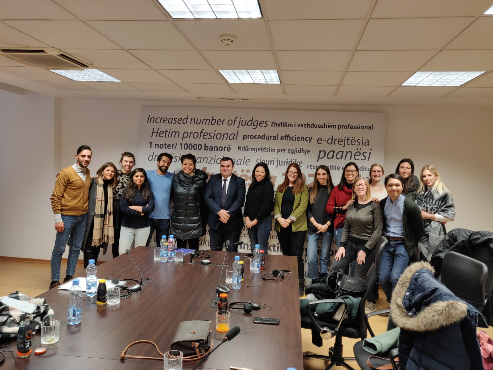 Zëvendësministri i Drejtësisë, Naim Qelaj, priti në takim  një grup studentësh të Programit EMA