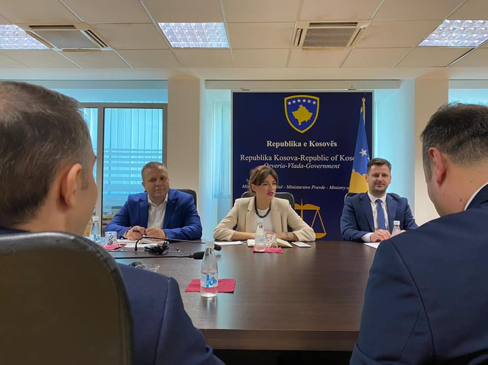 Ministrja e Drejtësisë takon anëtarët e Komisionit për Dhënien e Provimit të Jurisprudencës