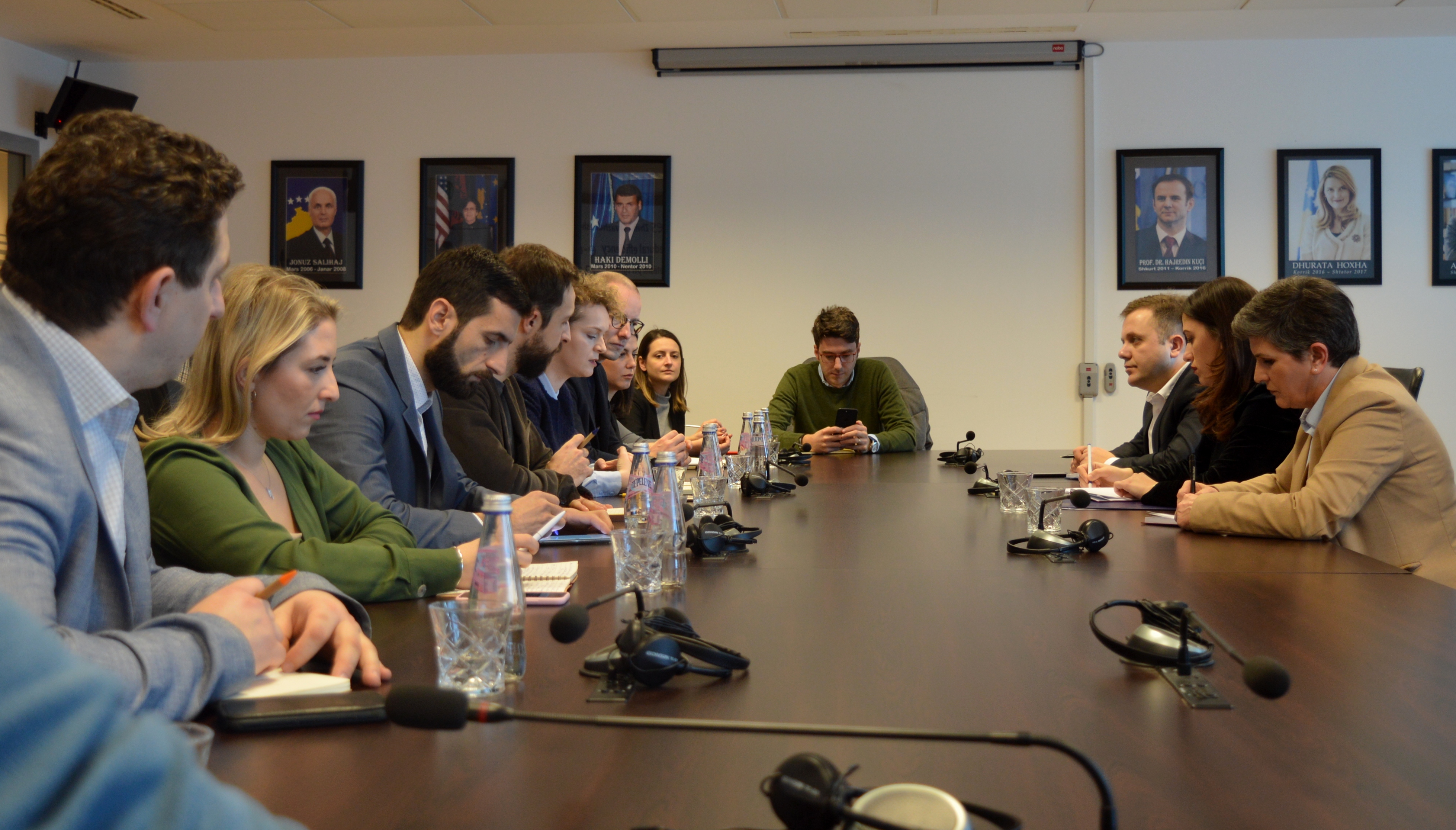 Ministrja Haxhiu takon përfaqësuesit e shoqërisë civile: Premton transparencë dhe bashkëpunim