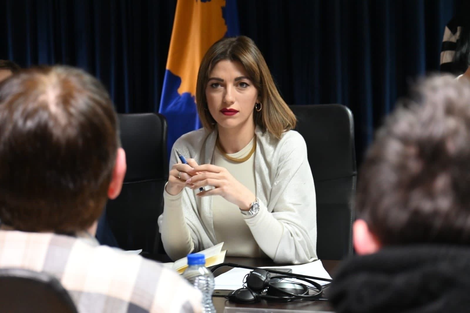 Ministrja Haxhiu u takua me përfaqësuesit e shoqërisë civile