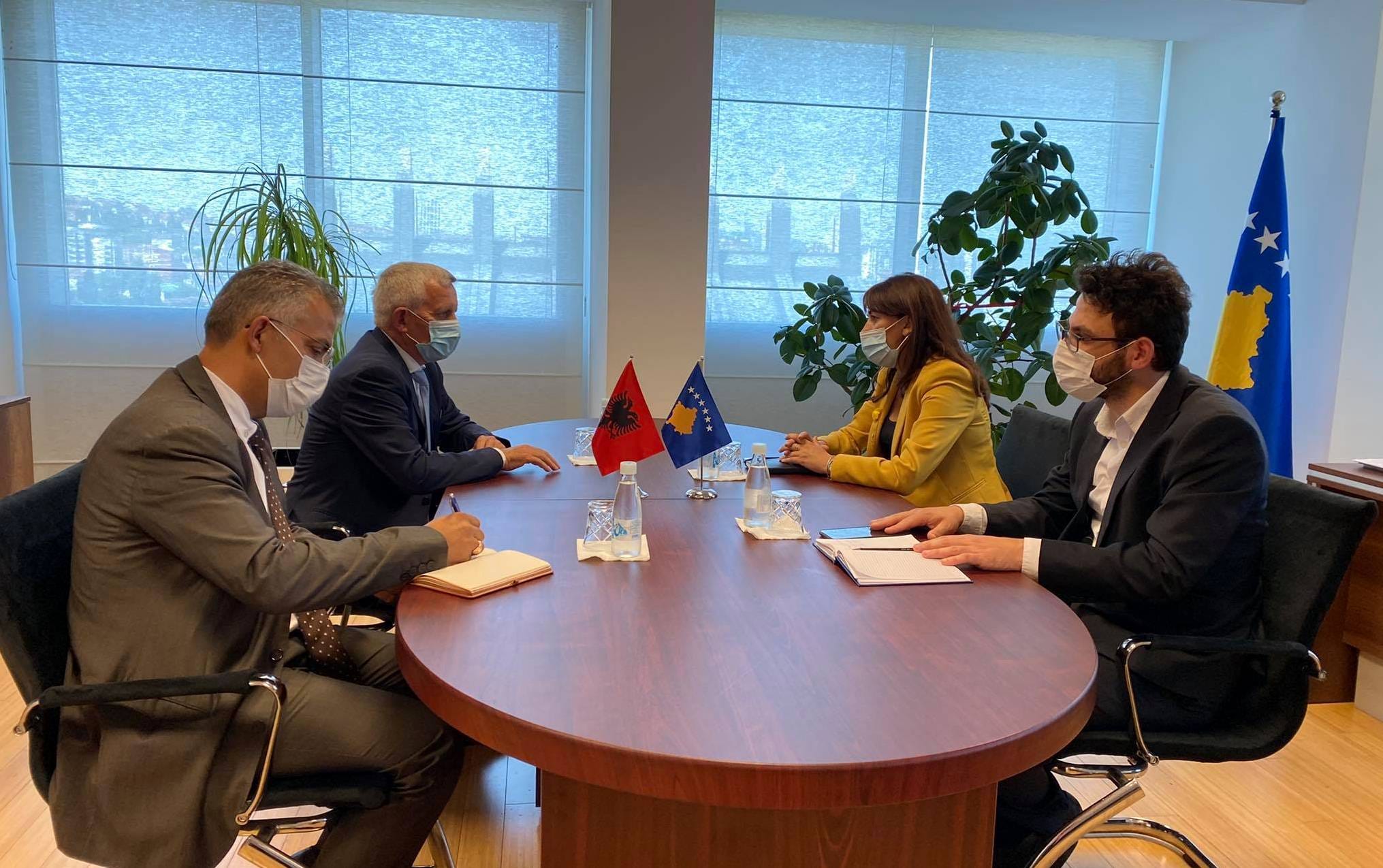 Ministrja e Drejtësisë priti në takim Ambasadorin e Shqipërisë