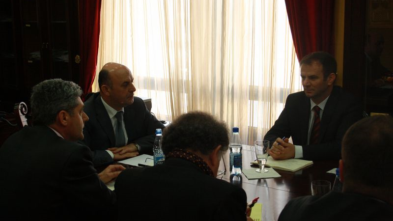 Zëvendëskryeministri Kuçi ka takuar në Ulqin të zgjedhurit politik shqiptarë