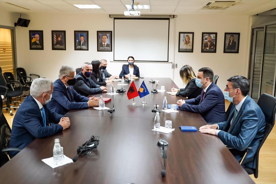 Ministri Selimi priti në takim Ministrin e Punëve të Brendshme të Shqipërisë, Sander Lleshaj