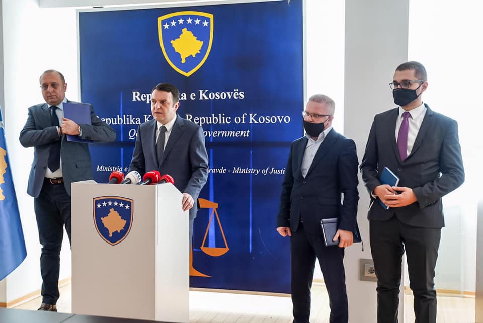 Prezantohet finalizimi i Ligjit për Gjykatën Komerciale, Selimi dhe Dushi:  Ky ligj, vendos një shtyllë të re në sistemin e drejtësisë
