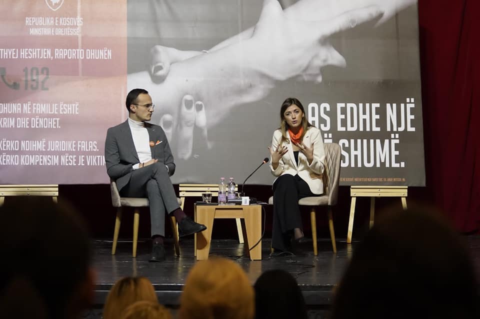 Ministrja Haxhiu dhe Kryetari Alban Hyseni, takuan gra e vajza në Gjilan