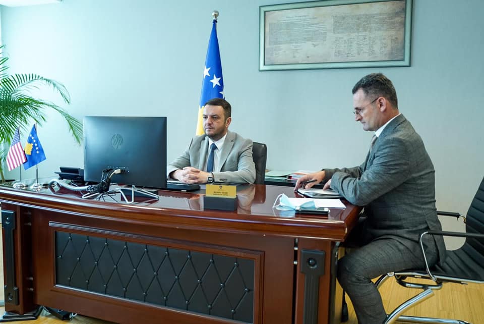 Ministri Selimi: Me Ligjin e ri për Kompensimin e Viktimave të Krimit, rëndësi të veçantë do t’i kushtohet viktimave të ndjeshme, me theks të veçantë viktimave të dhunës në familje dhe të viktimave të mitur, duke ju mundësuar qasje të menjëhershme në kompensim