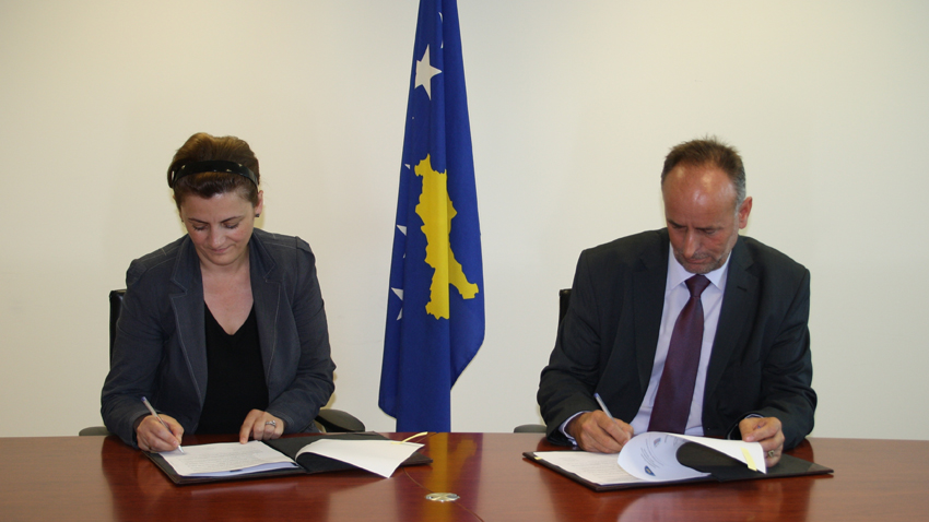 Ministria e Drejtësisë dhe QKRMT-ja, nënshkruan memorandum mirëkuptimi