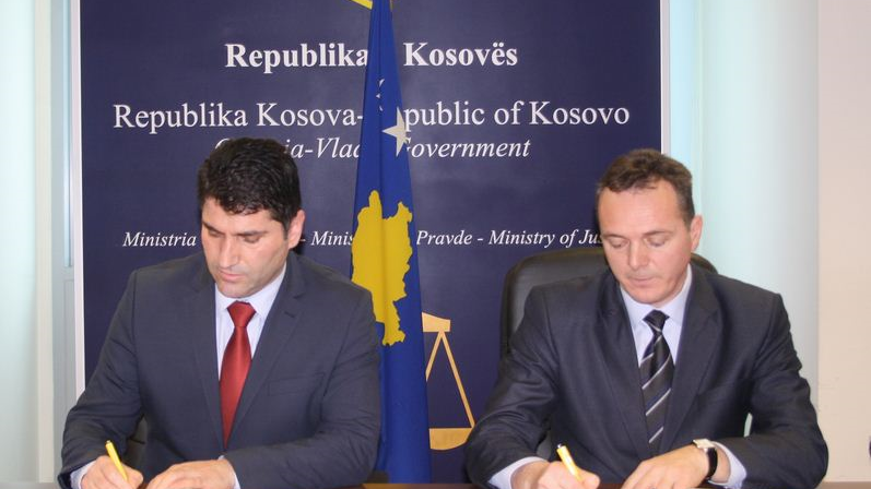 SHSK dhe Policia e Kosovës nënshkruan memorandum bashkëpunimi