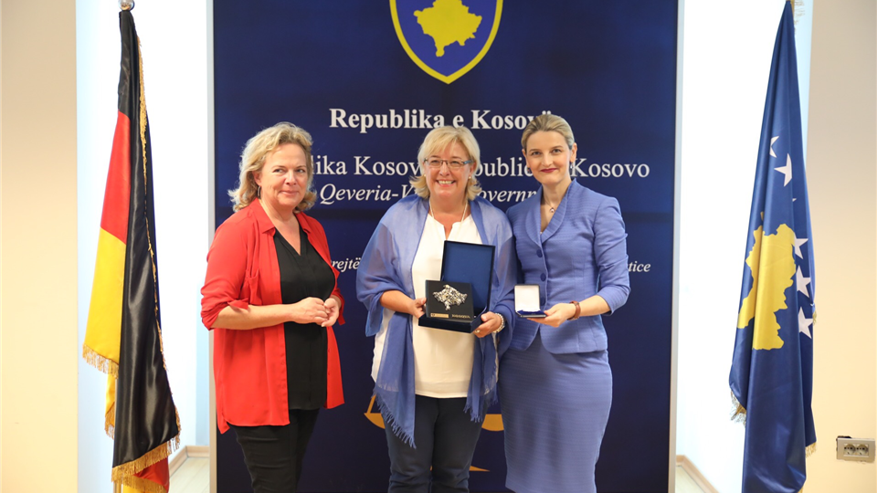Ministrja Hoxha priti kuvendarët e Bavarisë
