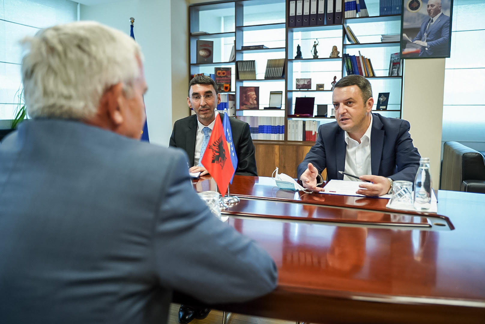 Ministri Selimi në takim me Ambasadorin Minxhozi: Roli i shtetit shqiptar i pazëvendësueshëm në avancimin e proceseve në vend