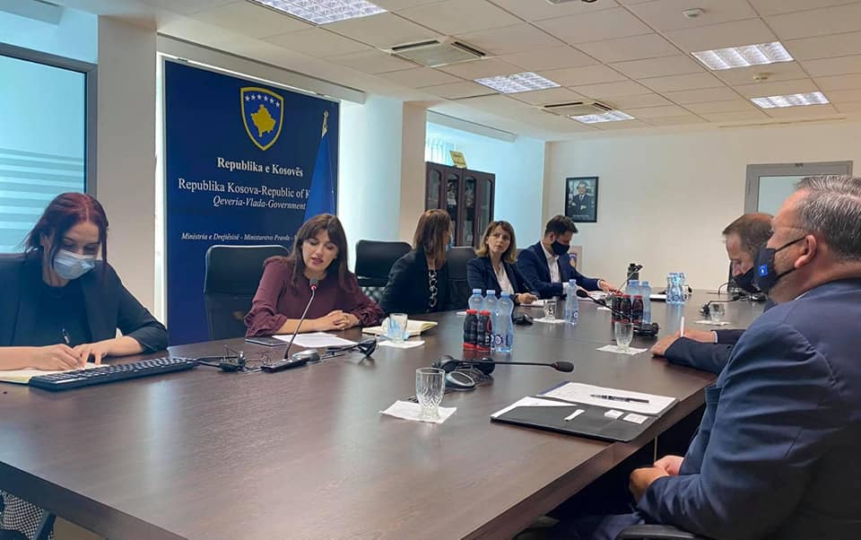 Takim virtual në mes të Ministres së Drejtësisë, Albulena Haxhiu dhe Jorgan K. Andrews, zëvendës Ndihmës i Sekretarit të Shtetit nga INL