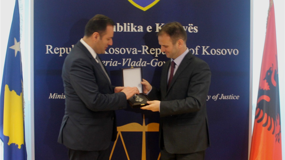 Kosova dhe Shqipëria të përkushtuara në luftimin e terrorizmit, krimit të organizuar dhe korrupsionit
