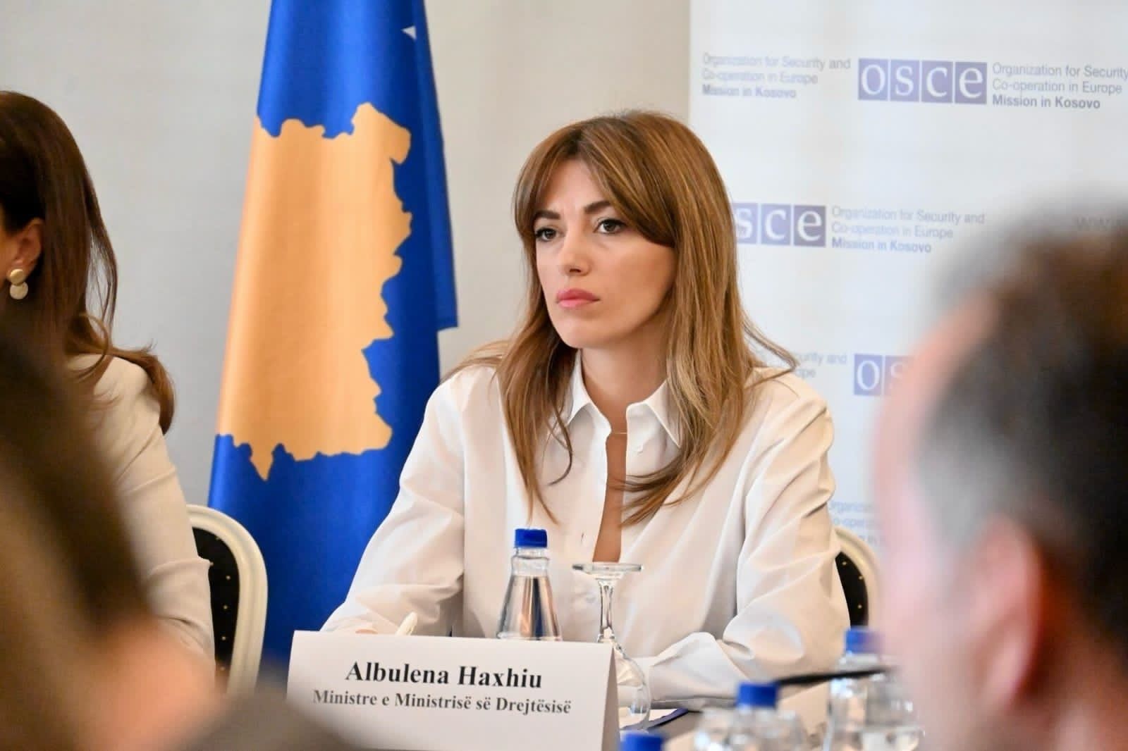 Ministrja Haxhiu mori pjesë në tryezën “Bashkëpunimi i Institucioneve Korrektuese dhe Shërbimit Sprovues të Kosovës me Panelin për Lirim me Kusht”