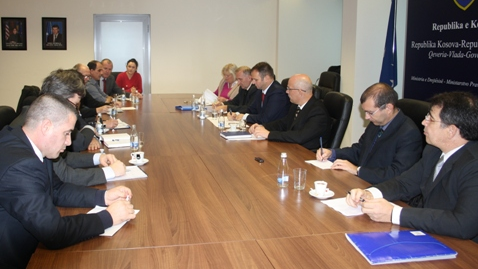 Fillon punën Task Forca e përbashkët për adresimin e sfidave të dala nga Raporti i Progresit 2013 për SHKK