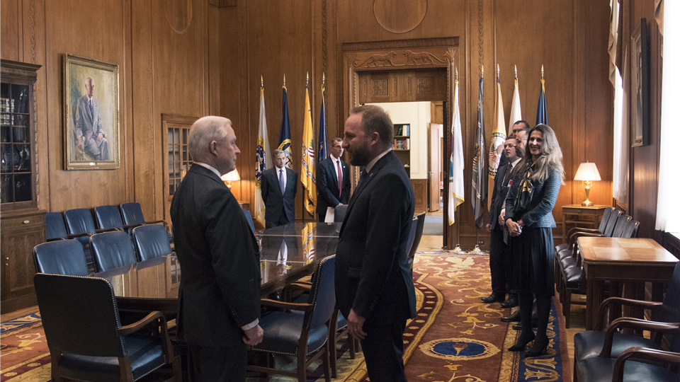 Ministri Tahiri është pritur në takim nga i pari i drejtësisë në SHBA, Jeff Sessions