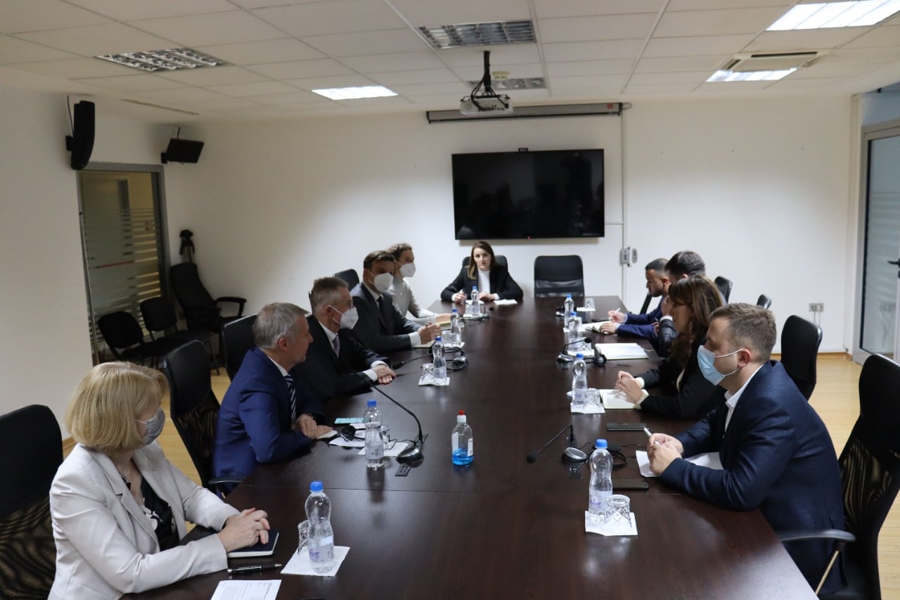 Ministrja Haxhiu priti në takim ambasadorin gjerman në Kosovë, përfaqësues të Odës Federale të Noterëve dhe të Unionit Ndërkombëtar të Noterisë (UINL)