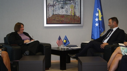 Ambasada e SHBA-së mbështetë Ministrinë e Drejtësisë në fuqizimin e sundimit të Ligjit