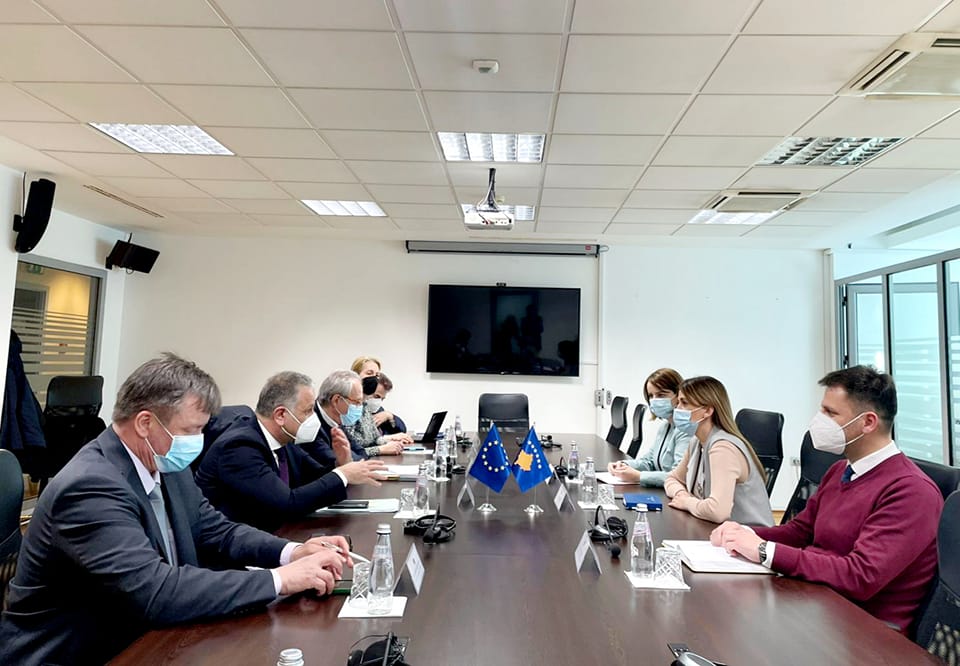 Ministrja Haxhiu priti në takim një delegacion nga BE, të kryesuar nga Shefi i Njësisë për Kosovë, Vassilis Maragos