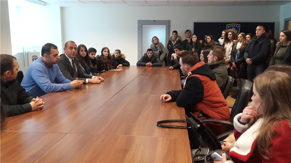 Student nga Universiteti “Haxhi Zeka” vizituan Ministrinë e Drejtësisë