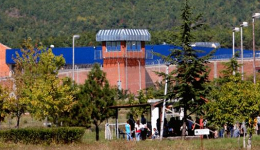 Zbulohet dhe konfiskohet një revole në Qendrën Korrektuese në Dubravë