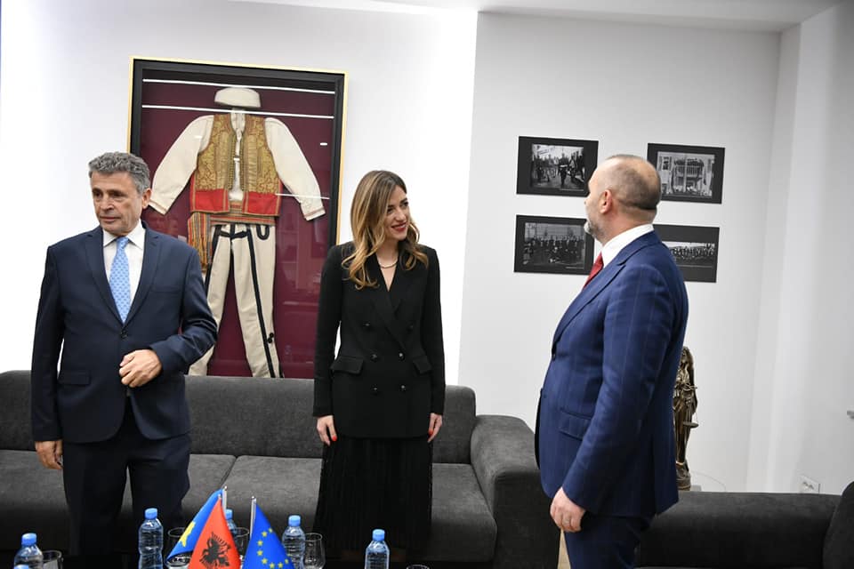 Ministrja Haxhiu u takua me homologun e saj, Ministrin e Drejtësisë së Republikës së Shqipërisë, Ulsi Manja