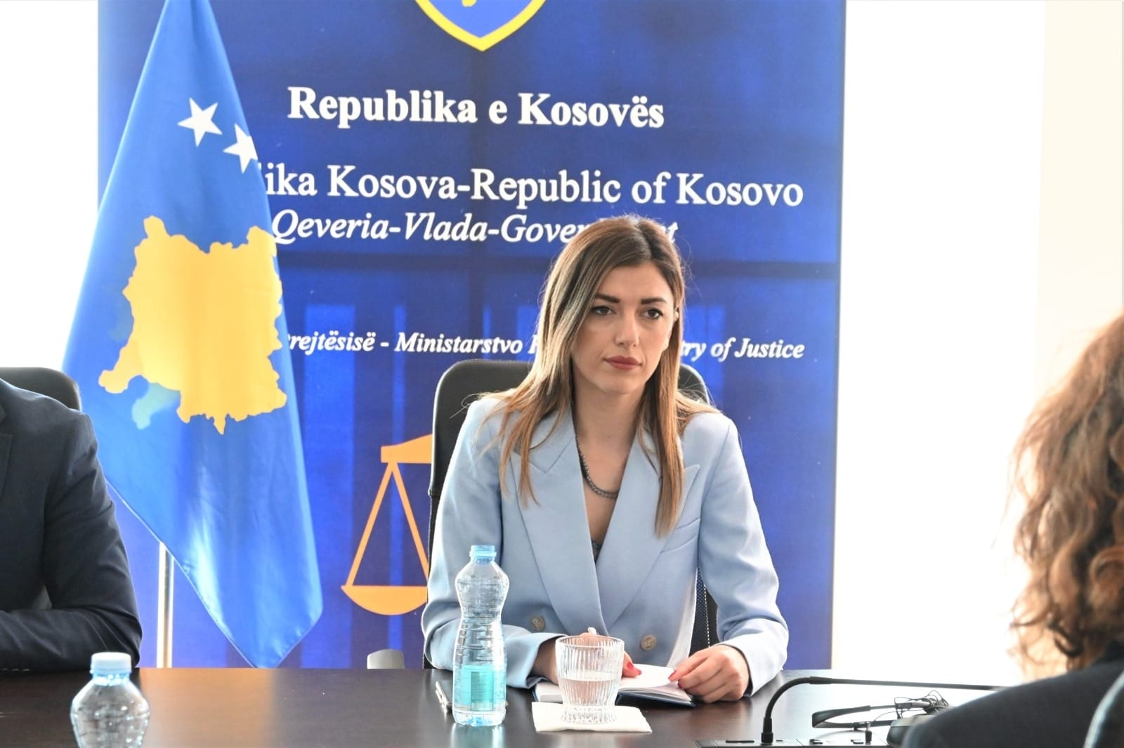 Ministrja Haxhiu priti në takim përfaqësuesit e OPDAT dhe INL nga Ambasada Amerikane