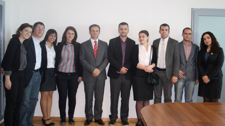 Deputy Prime Minister and Minister of Justice, Prof. Dr. Hajredin Kuçi, met with a group of students of the Faculty of Law of UP