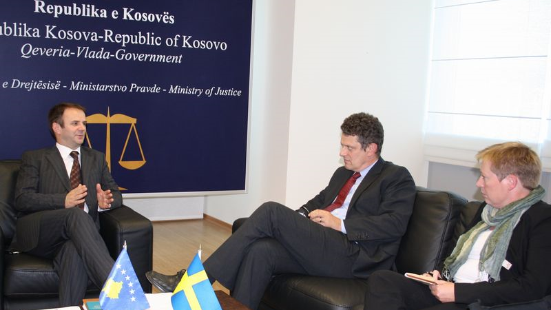 Zëvendëskryeministri Kuçi u takua me ambasadorin suedez, Lars Wahlund