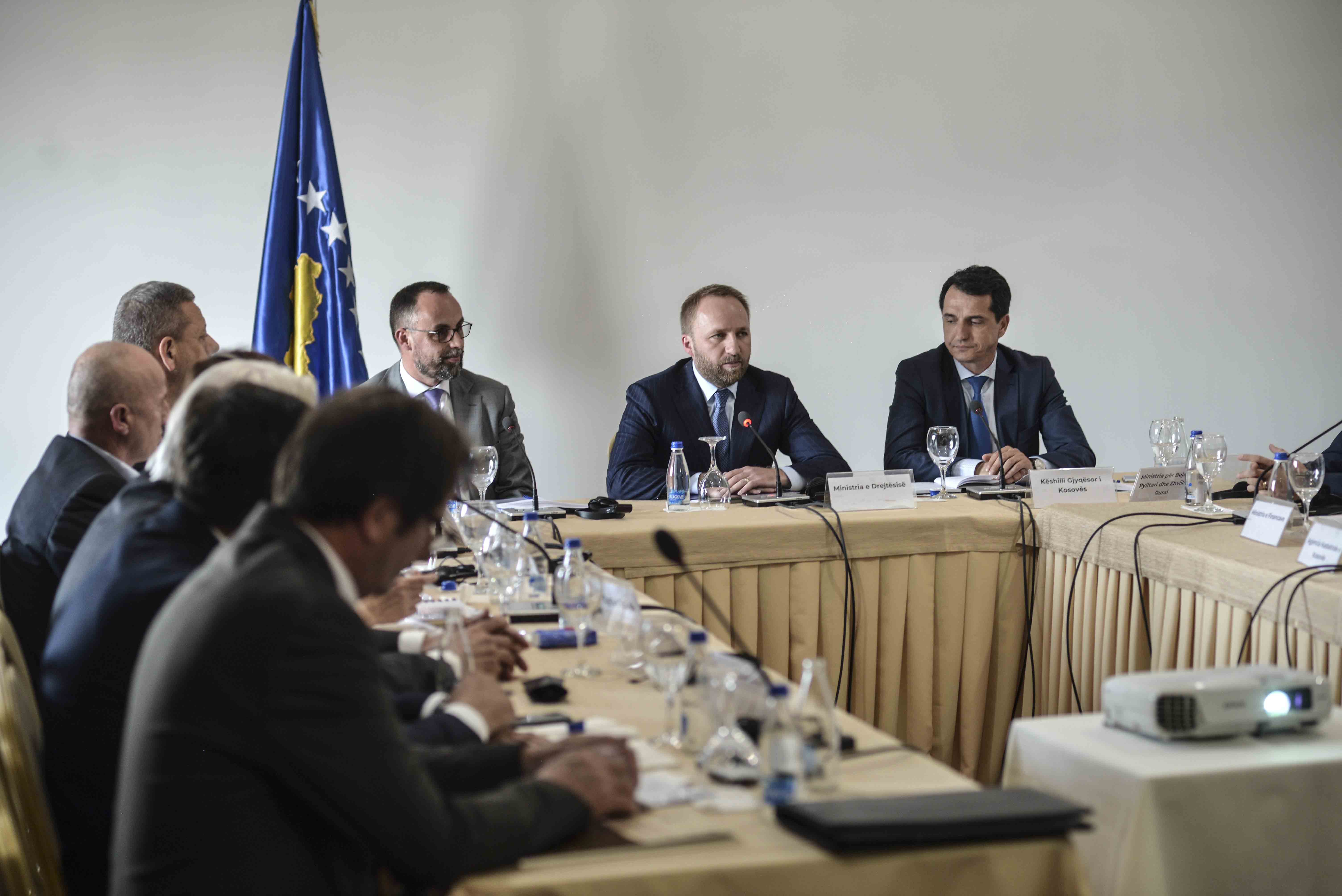 Ministri Tahiri: Të drejtat pronësore fuqizuan ekonomikisht gratë në Kosovë