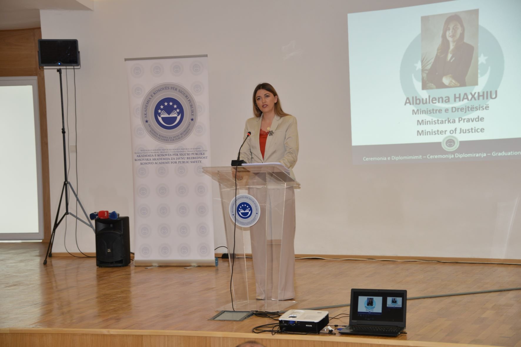 U mbajt ceremonia e diplomimit të 51 zyrtarëve të sigurisë publike në Vushtrri