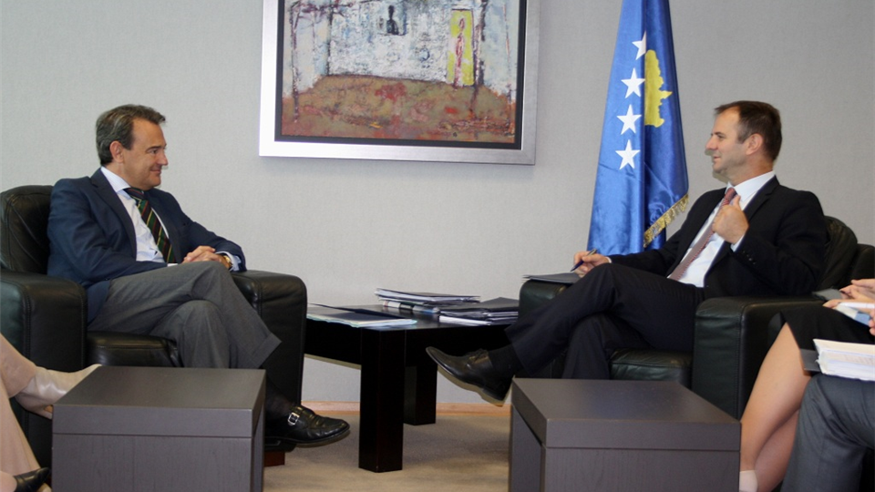 Ministri Kuçi takon Raportuesin për Kosovë në Asamblenë Parlamentare të Këshillit të Evropës, Agustin Conde