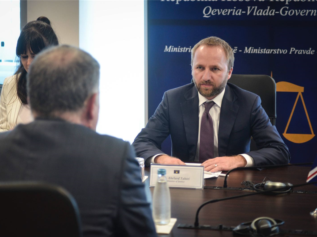 Ministri Tahiri: Përmes mbështetjes së Mbretërisë së Bashkuar, do të fuqizojmë sundimin e ligjit dhe llogaridhënien brenda sistemit, si prioriteteve kyçe për zhvillim të mëtutjeshëm dhe integrim evropian