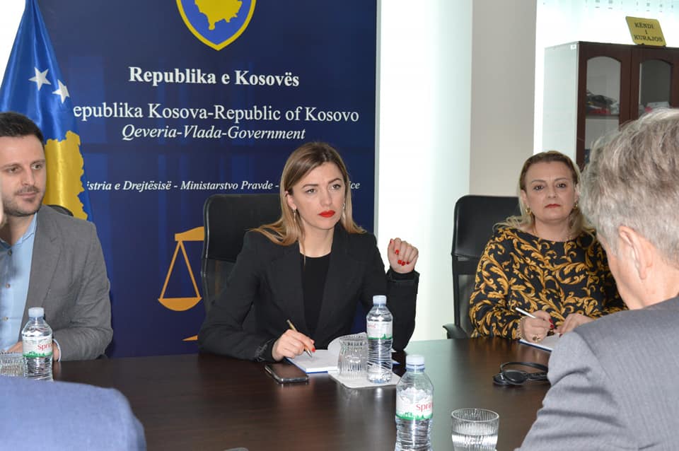 Ministrja Haxhiu priti në takim shefin e EULEX-it, Lars-Gunnar Wigemark