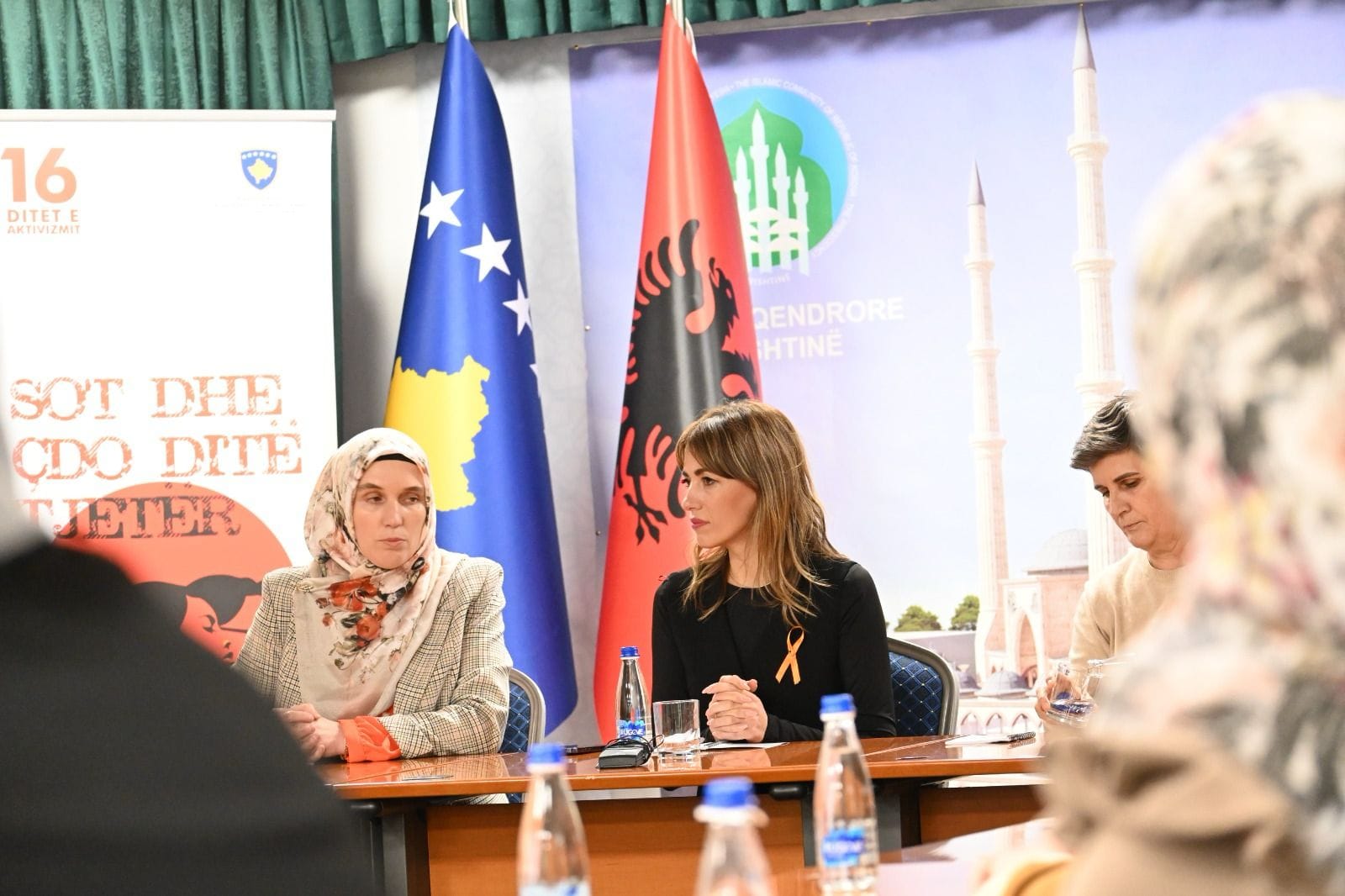 Ministrja Haxhiu takohet me përfaqësueset e Bashkësisë Islame të Kosovës