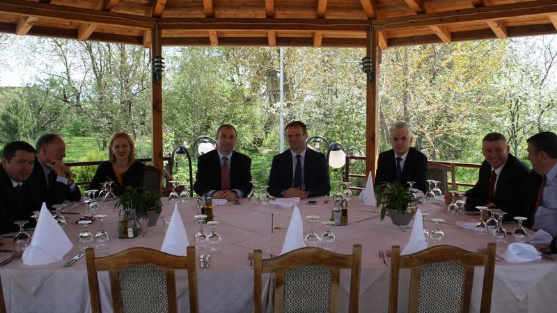 Zëvendëskryeministri Kuçi ka takuar Ministrin e Punëve të Jashtme të Shqipërisë, Aldo Bumçi