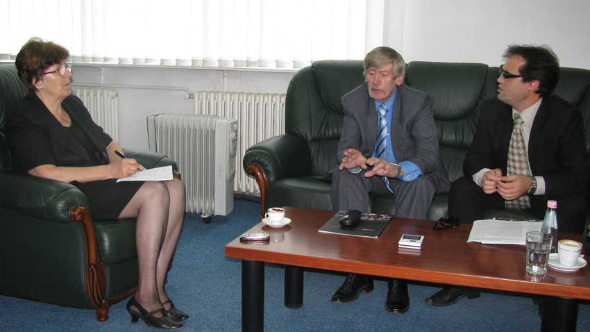 Nekibe Kelmendi Minister, met with representatives of the International Institute for Missing Persons