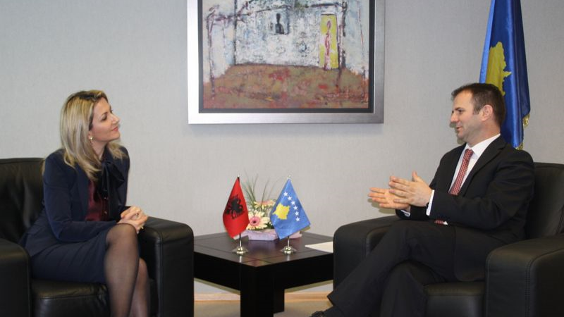 Ministri Kuçi dhe Kryeprokurorja Rama biseduan për thellimin e bashkëpunimit në sistemin e drejtësisë