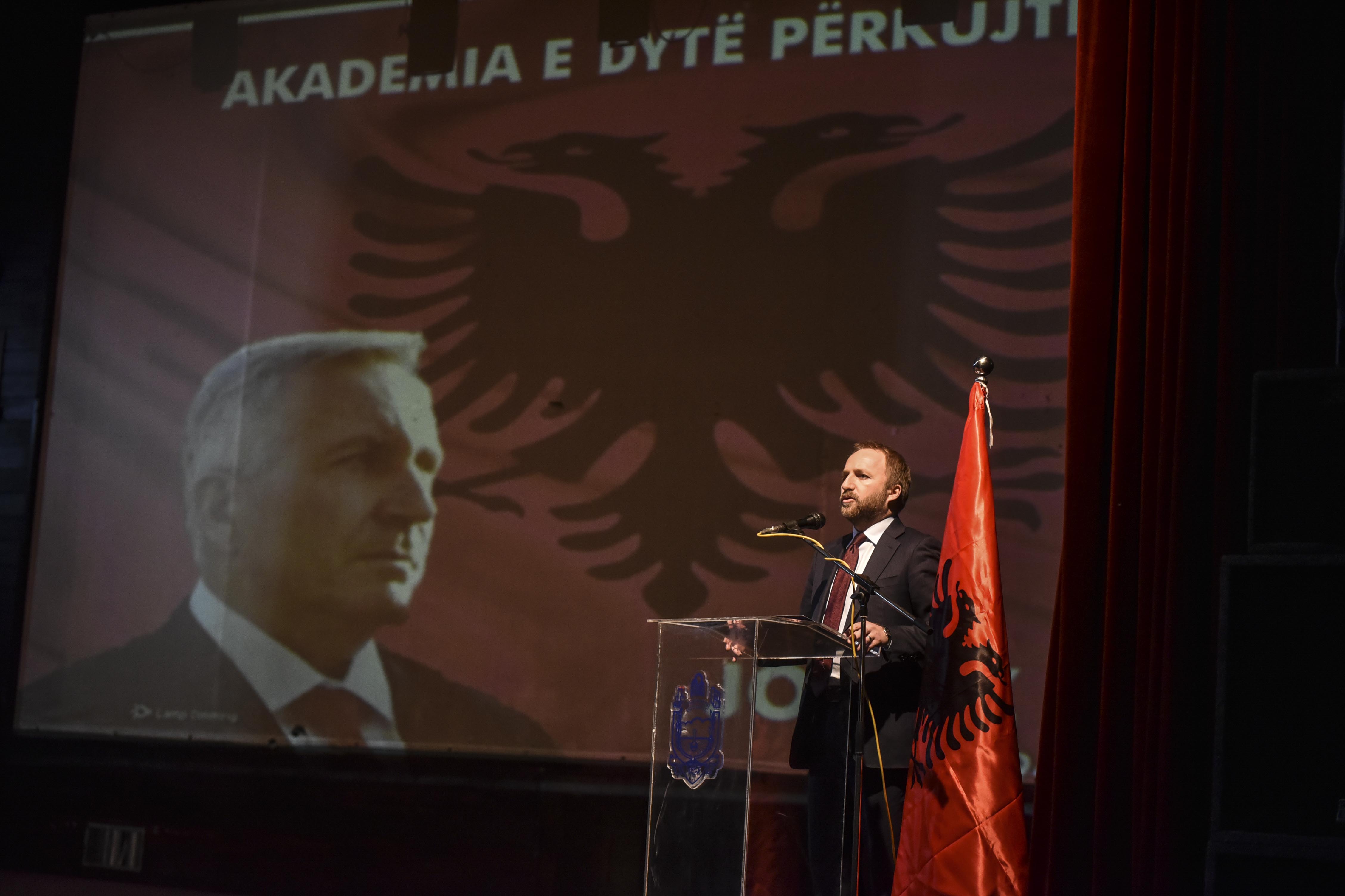Ministri Tahiri: Jonuz Musliu, veprimtari i kauzës tonë kombëtare që e sfidoi regjimin e Millosheviqit deri në shembje