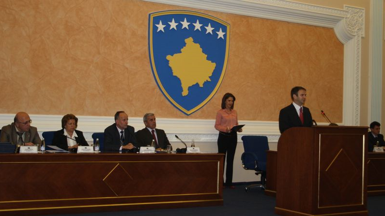 Ndahen 56 certifikata për kandidatët që kanë dhënë Provimin e Jurisprudencës