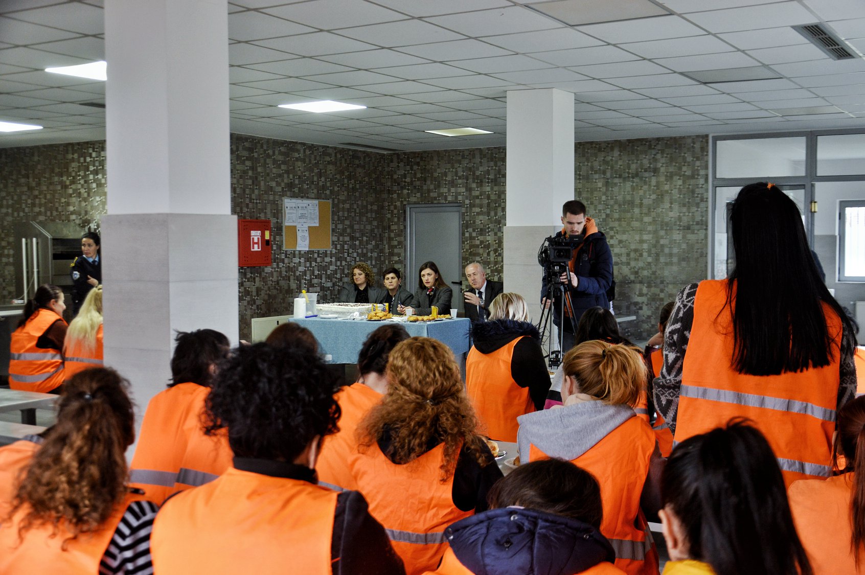 On International Women’s Day, Minister Haxhiu visits female prisoners at the Lipjan Correctional Center