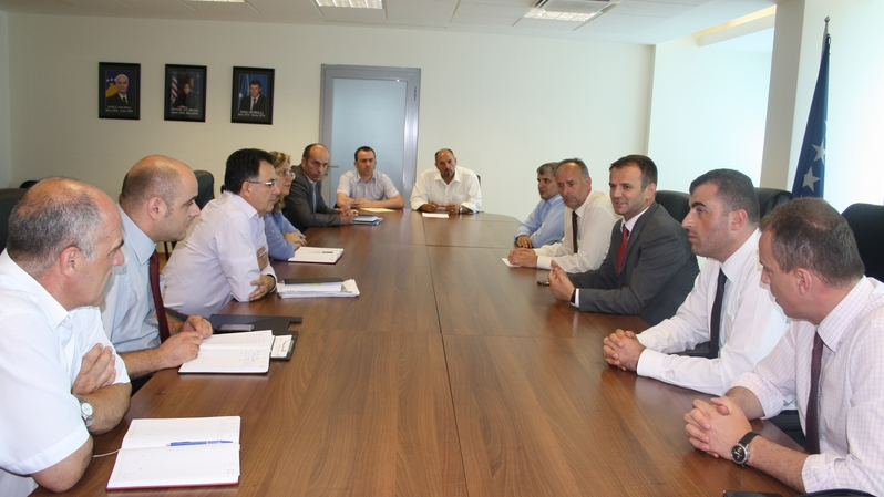 Ministri Kuçi u takua me stafin udhëheqës të MD-së