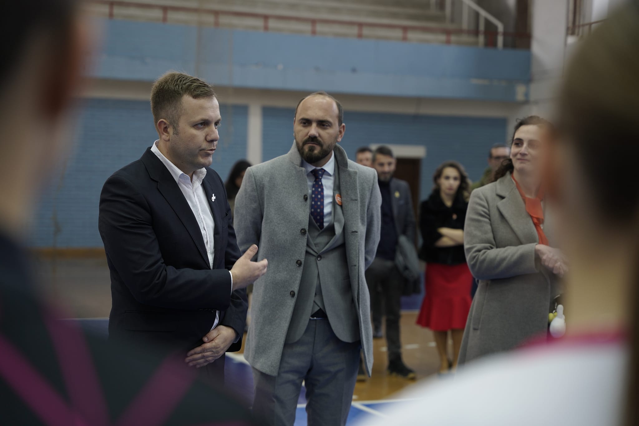 Zëvendësministri i Drejtësisë, Blerim Sallahu së bashku me zëvendësministren e Ministrisë së Kulturës, Rinisë dhe Sportit, Daulina Osmani dhe kryetarin e Komunës së Gjilanit, Alban Hyseni, sot kanë vizituar Klubin e Basketbollit “ United Basketball” dhe Klubin e Pingpongut “Drita” në Komunën e Gjilanit