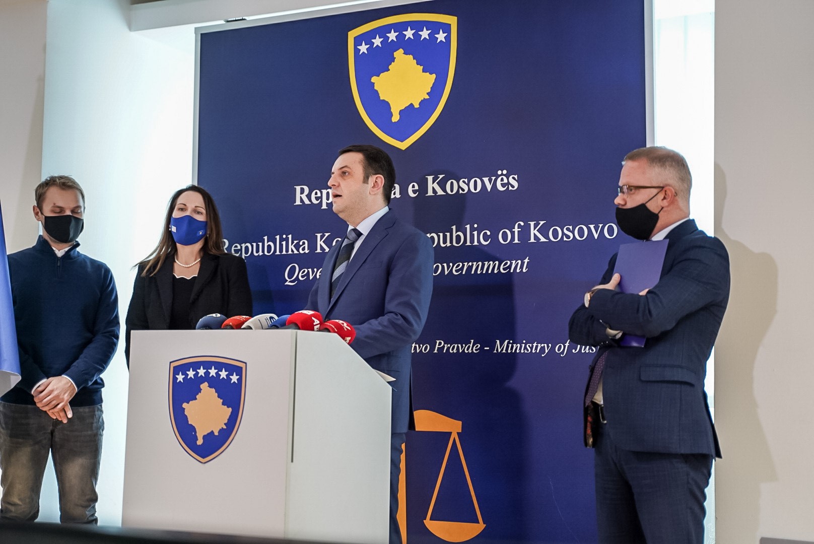 Ministri Selimi: Projekt-Kodi i Procedurës Penale parasheh suspendimin e zyrtarëve me aktakuzë, gjykimin në mungesë dhe konfiskimin e pasurisë së fituar me vepër penale