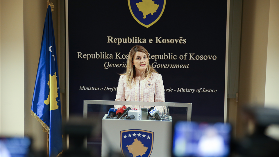 Ministrja Hoxha: Të mos paragjykohet rezultati i hetimeve