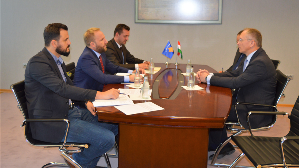 Ministri Abelard Tahiri priti në takim ambasadorin e Hungarisë, z. Laszlo Markusz