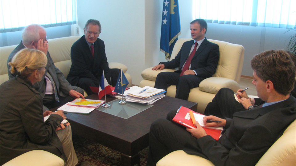 Deputy Prime Minister and Minister of Justice of Kosovo, Prof. Dr. Hajredin Kuçi, met French Senators Jean Faure and André Vantomme