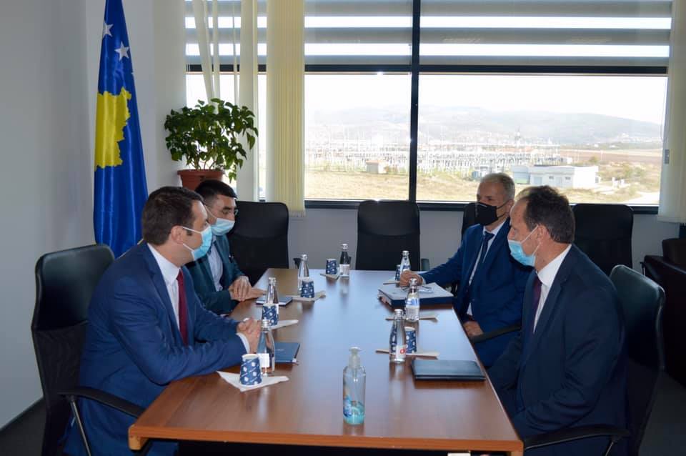 Ministri Selimi në Dhomën e Posaçme për zvogëlimin e lëndëve të grumbulluara