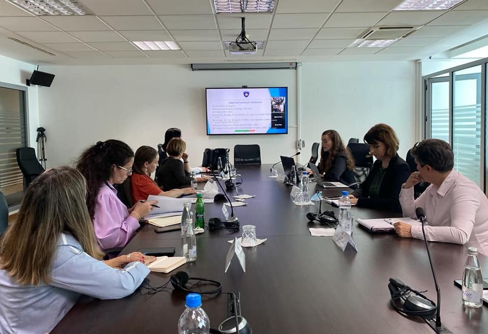 Vazhdojnë takimet konsultuese në hartimin e Strategjisë Kombëtare për mbrojtje nga dhuna në familje dhe planit të veprimit 2022- 2026