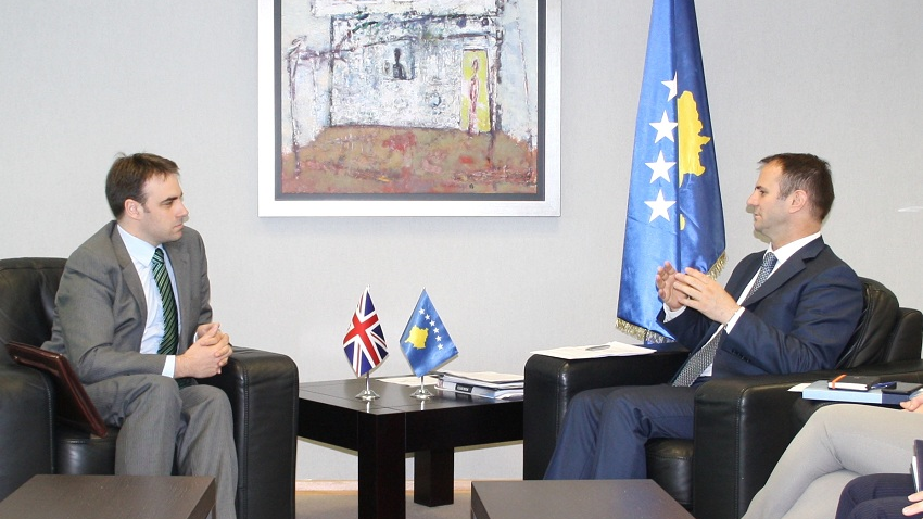 Ministri Kuçi – Ambasadori O’Connell: Sundimi i Ligjit, Zhvillimi Ekonomik dhe Integrimi Evropian janë prioritet